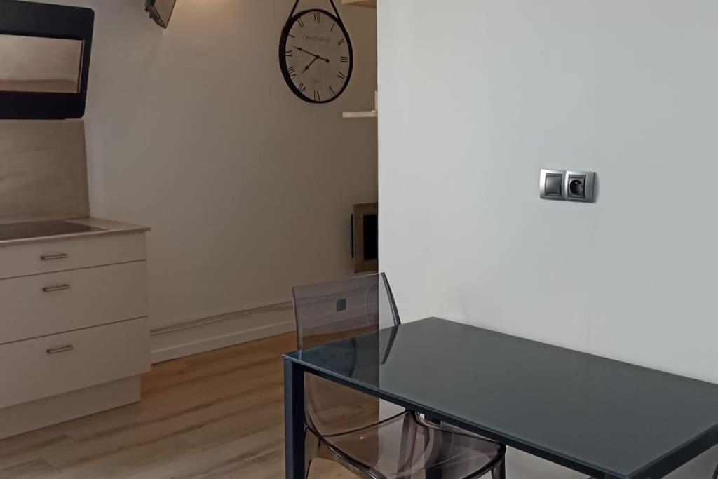 Apartamento Suresnes : 2 Pieces Cosy Exterior foto